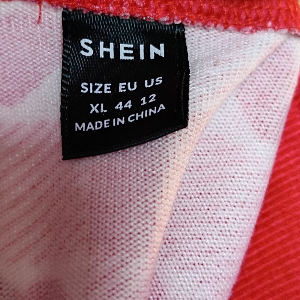 SHEIN Red and White Heart Checkered Crop Top - Picture 5 of 5